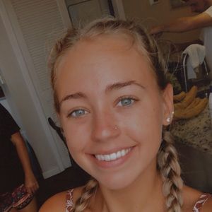 Meet your Posher, Alexis